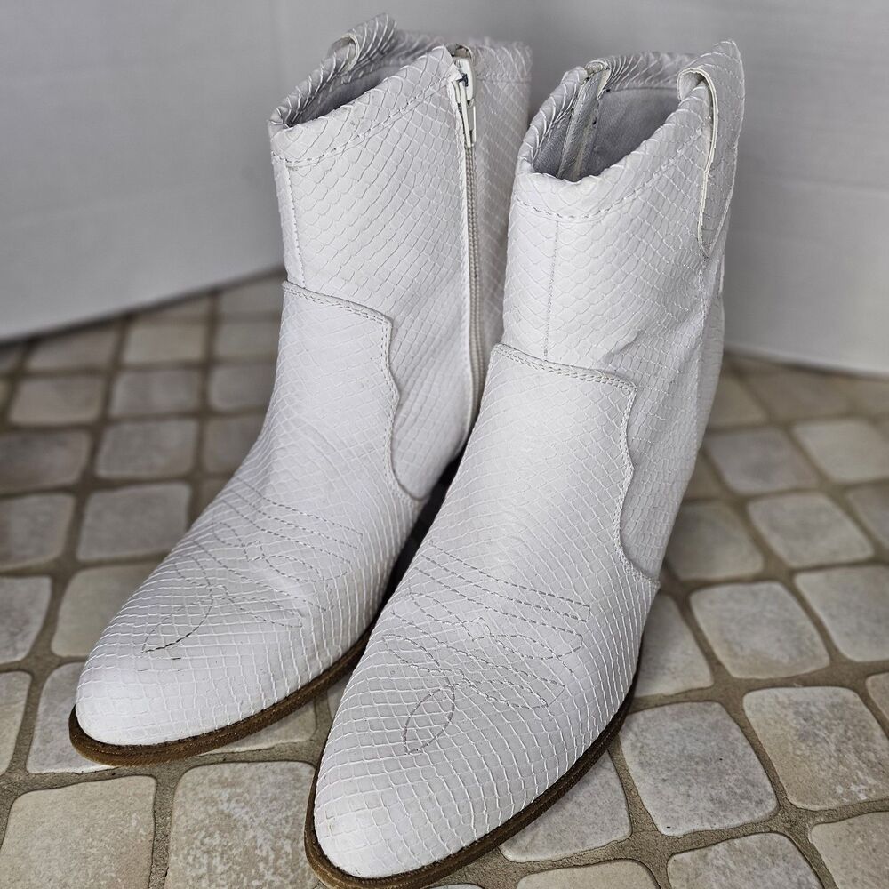 Dirty Laundry Unite White Snakeskin Ankle Short Cowgirl Western Booties Size 9.5 - Picture 3 of 13